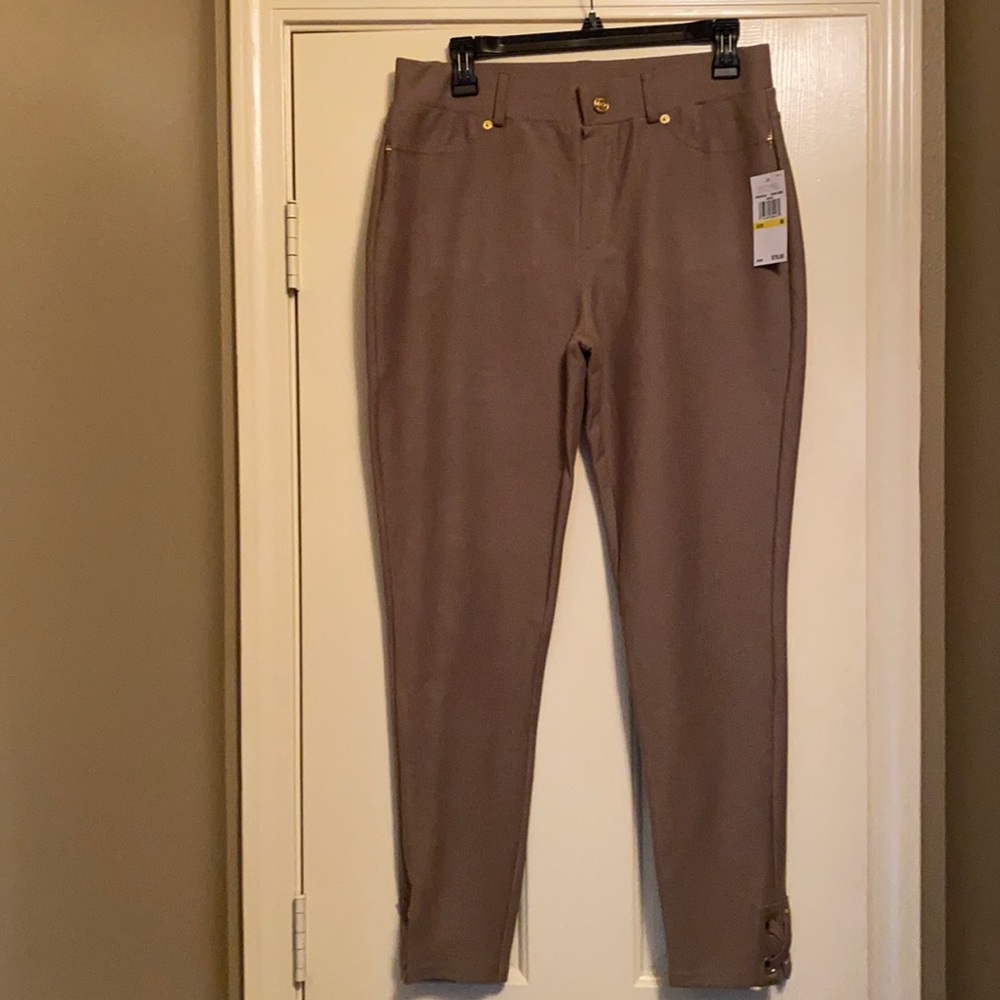 Michael Kors Safari Grn leggings with gold accents